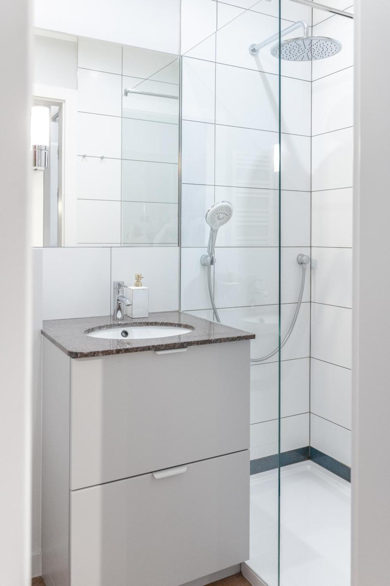 Mennica - Grzybowska 43a * Varšava